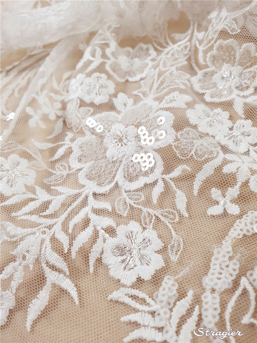 Tulle fin brodé pailleté - Esquisse - Porcelaine Stragier