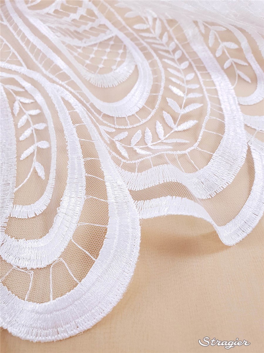 Broderie sur tulle fin - Ferillia - Porcelaine Stragier - 135 cm