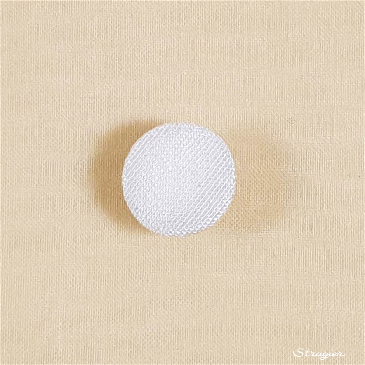 Button - Hemispherical - Silk - half matte - Stragier Soft White - 12 mm