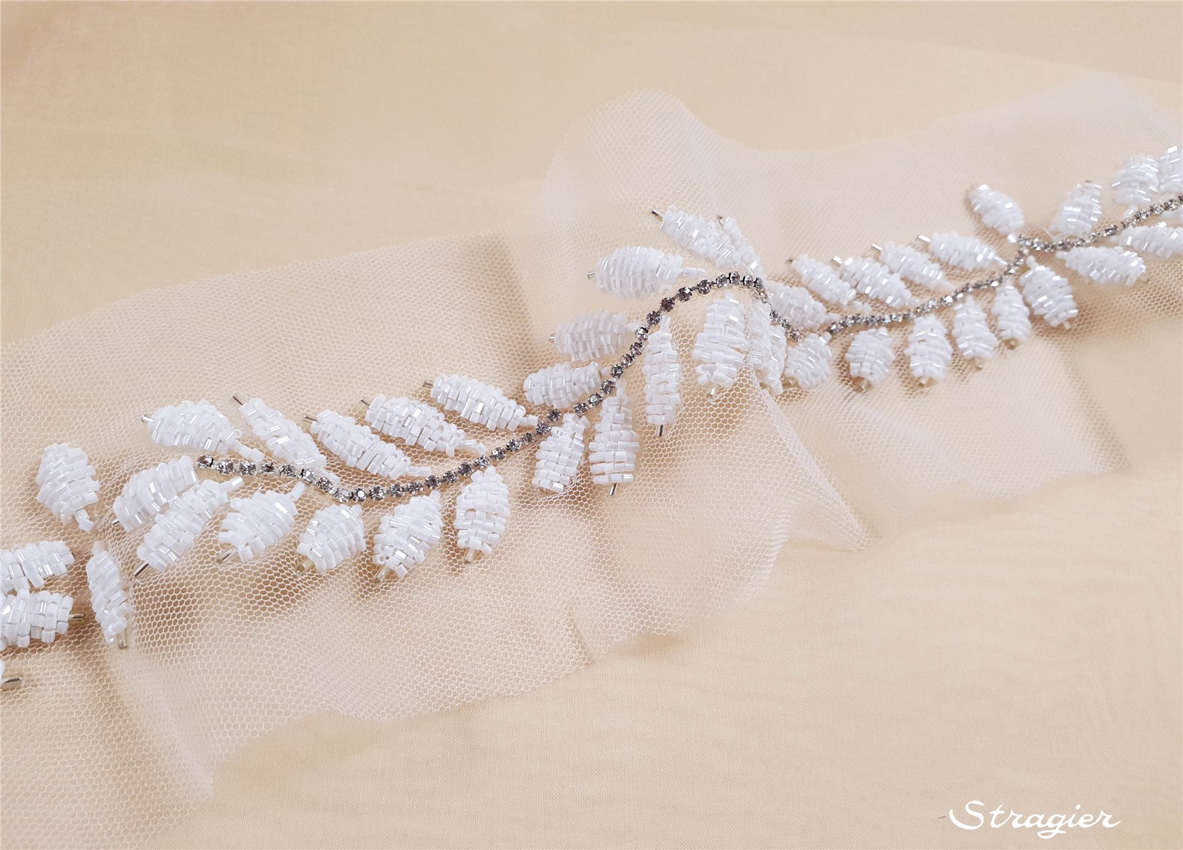 Hand beaded embroidered Braid - Tygelinne - Porcelaine - 40 mm