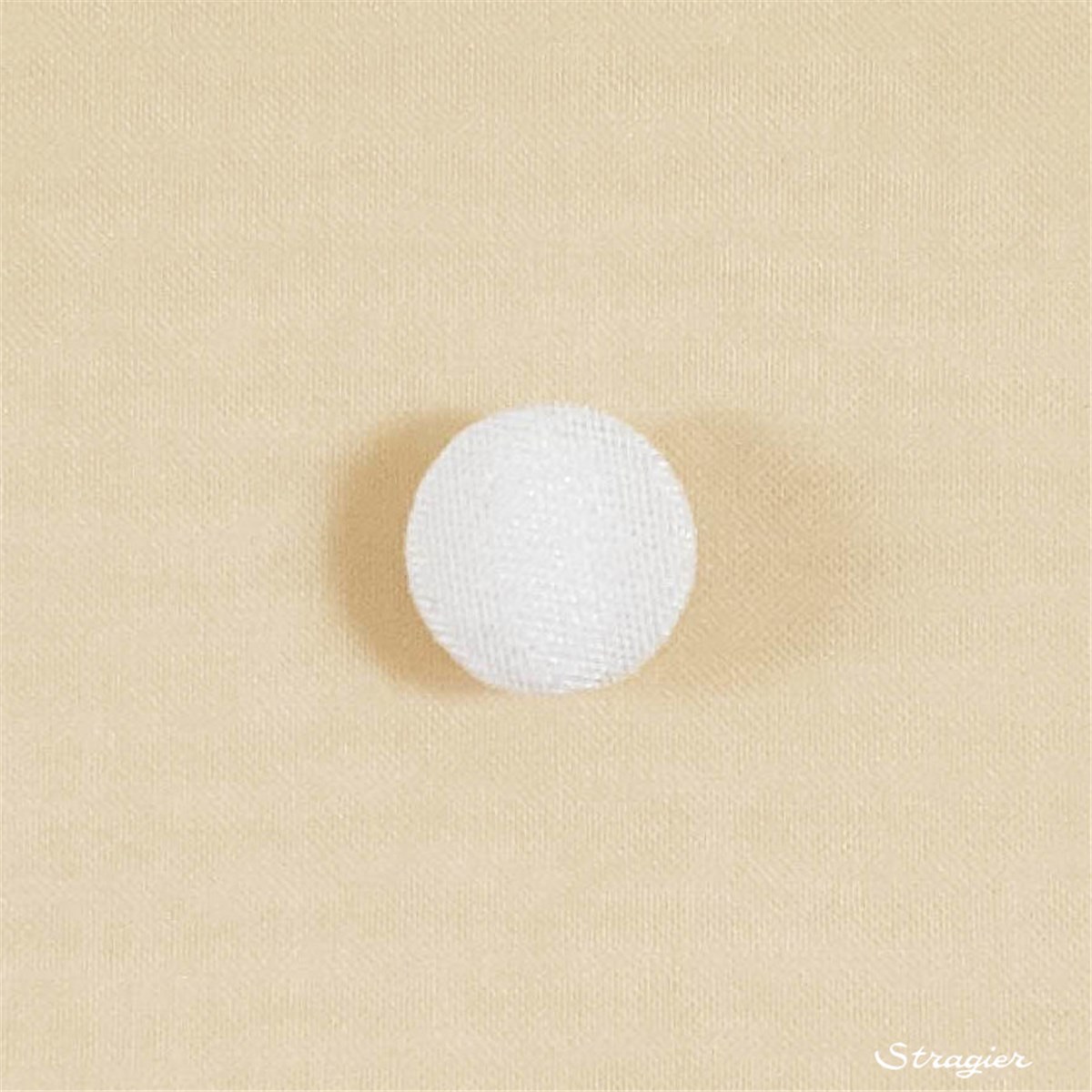 Button - Hemispherical - Silk - Matte - Stragier Pale Ivory - 10 mm