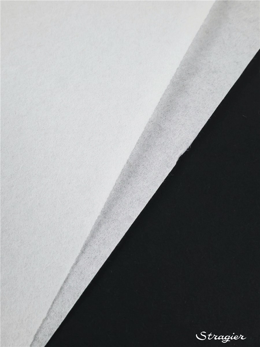 Non-Woven - stitch and tear - medium - Plain - Blanc