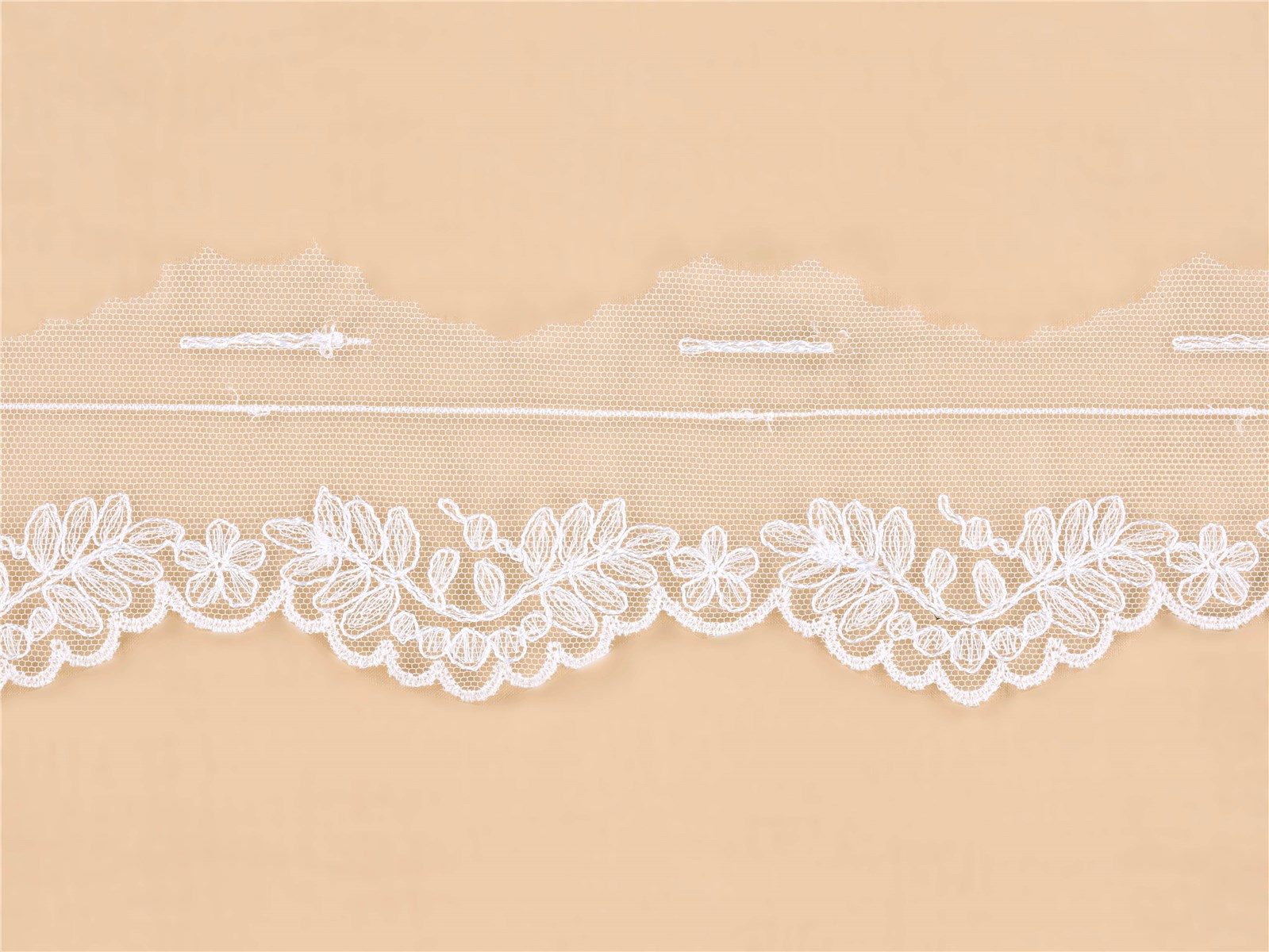 Broderie sur tulle fin - Oseline - Porcelaine Stragier - 5 cm