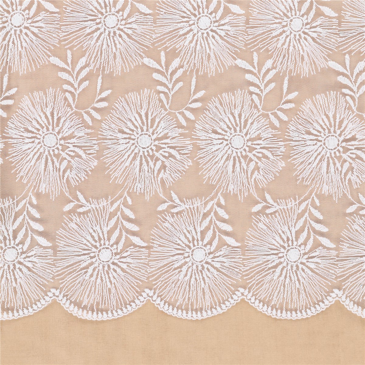 Broderie fine Coton sur tulle souple - Cirlenne - Porcelaine Stragier - 116 cm