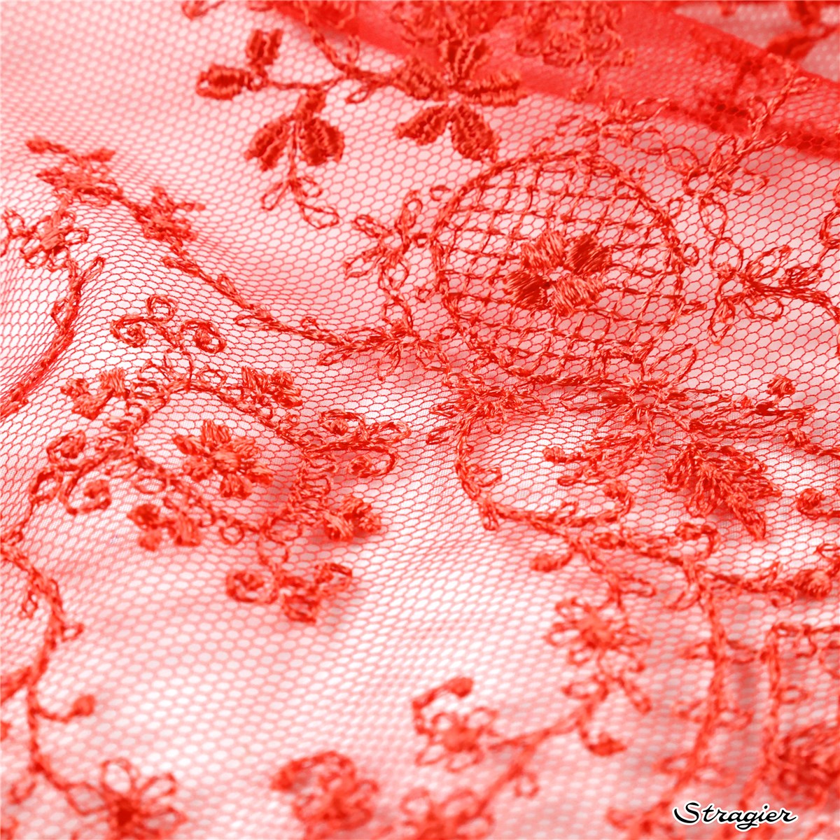 Broderie soyeuse sur tulle fin - Botticelli - Corail - 145 cm