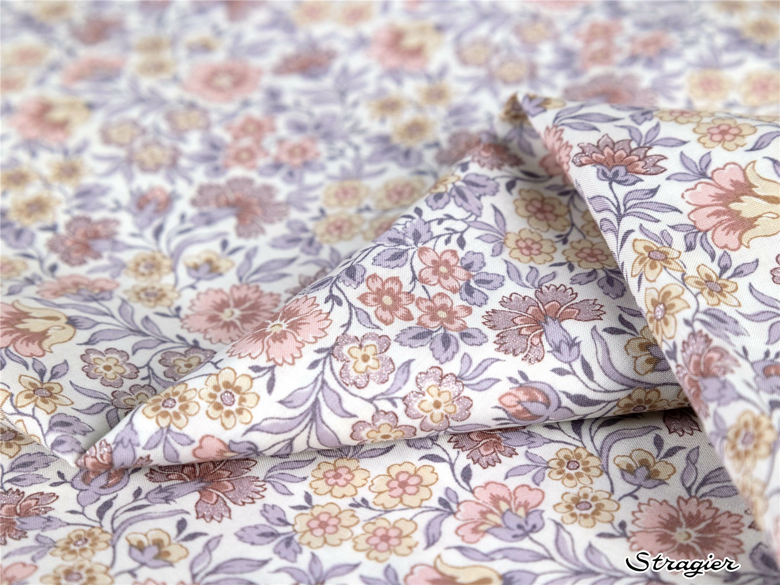 Liberty Tana Lawn - Carnation Garden - Blush irisé